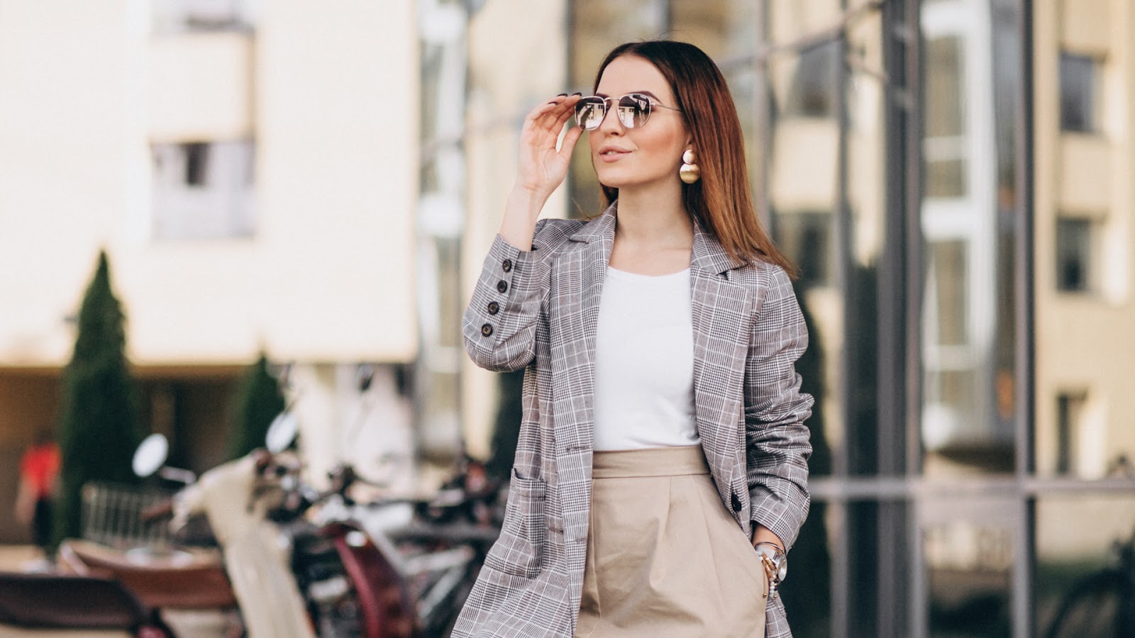 Styling tips for the workplace: Dressing professionally and stylishly